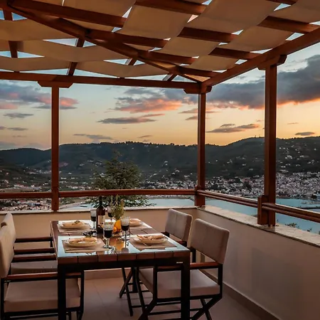 Kohili Skopelos Town
